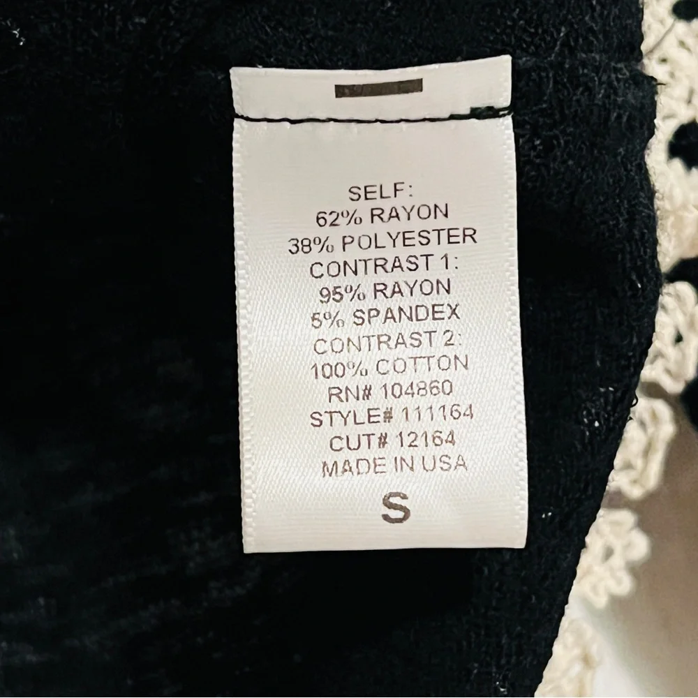 Chloe K Daisy Rayon Long Sleeve Small White Yellow Daisies Sweater Crop Top - Picture 6 of 10